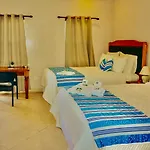 La Isla Resort