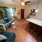 Pura Vida Inn