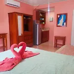 Popeyes Beach Condo, Caye Caulker