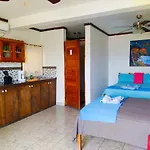 Popeyes Beach Condo, Caye Caulker