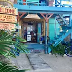 What are the best hotels near Caye Caulker?