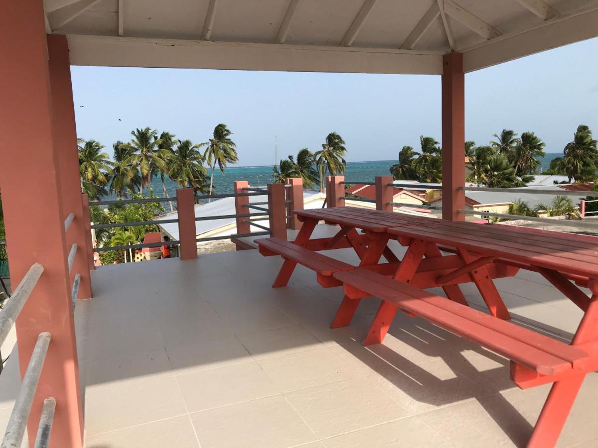 Tropical Paradise Express Caye Caulker