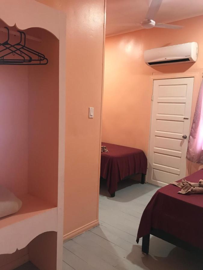 Tropical Paradise Express * Caye Caulker