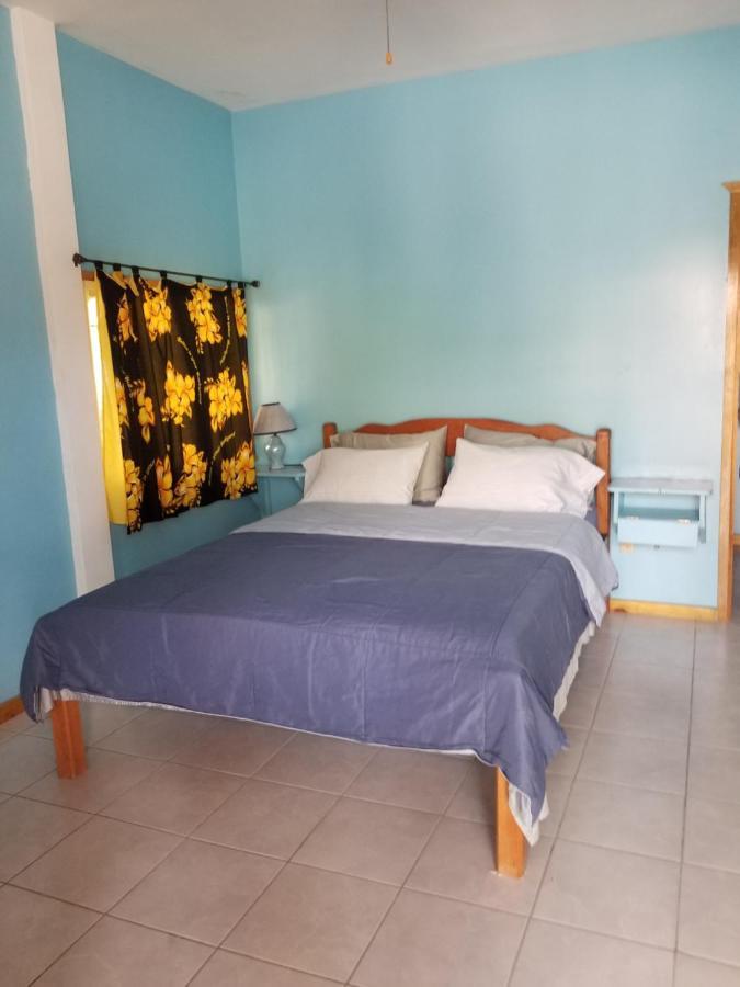 Chapito's 6, Clashing Winds Hotel