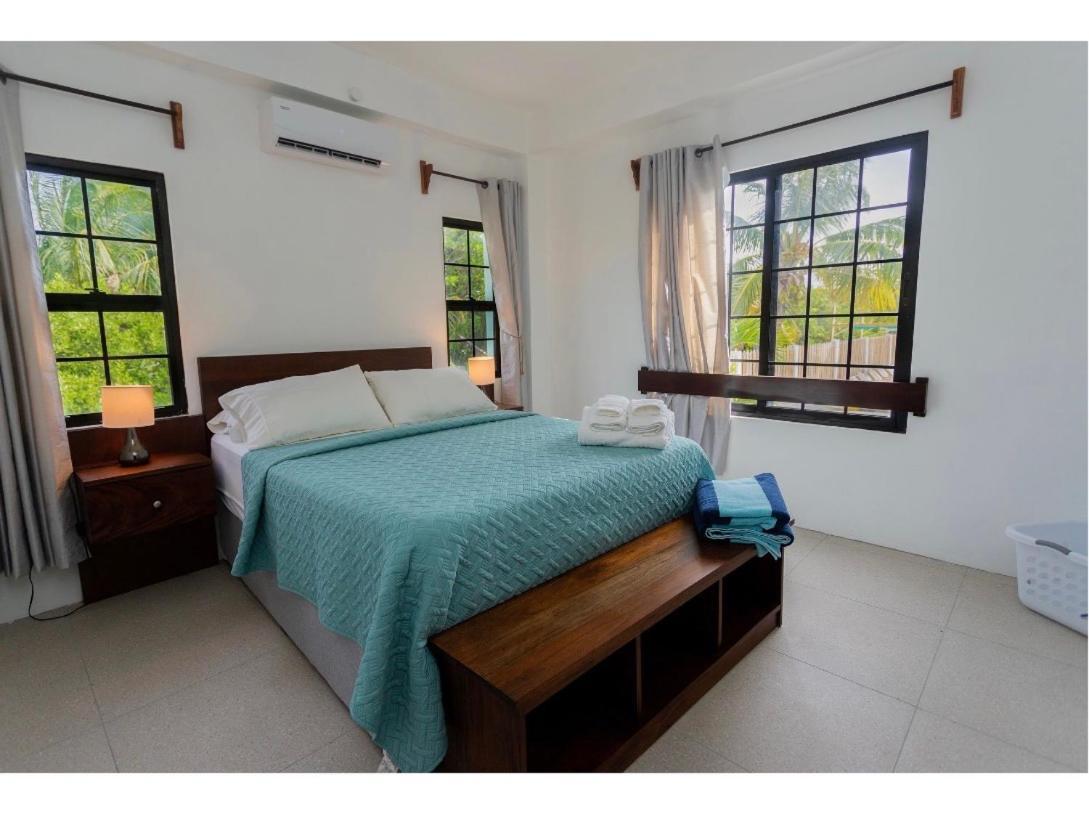 Bay Towers Aparthotel Caye Caulker