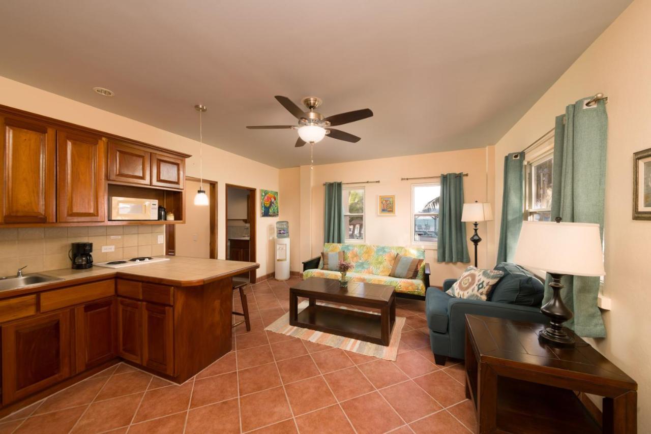 Pura Vida Aparthotel Caye Caulker