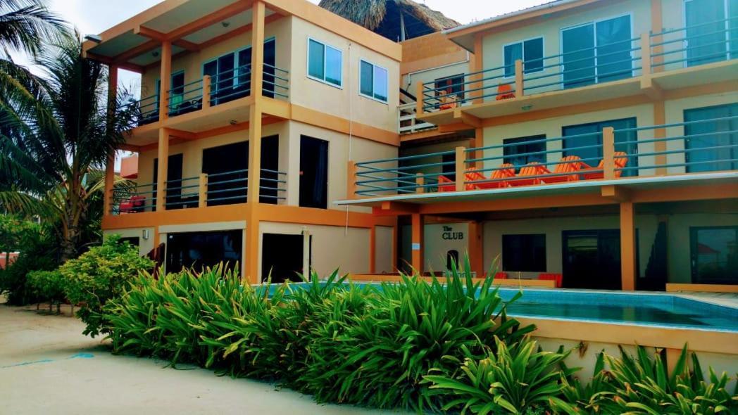 Aparthotel Popeyes Beach Condo,