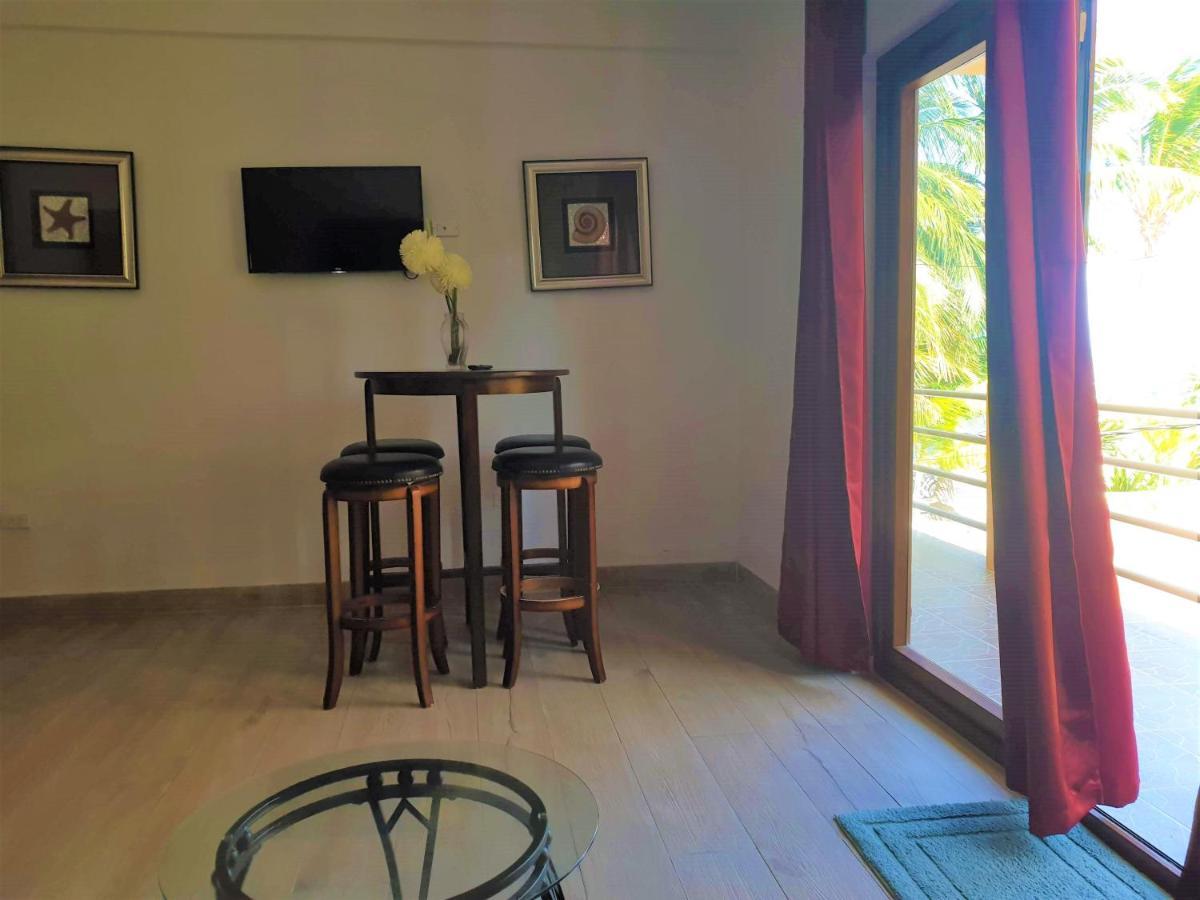 Popeyes Beach Condo, Aparthotel