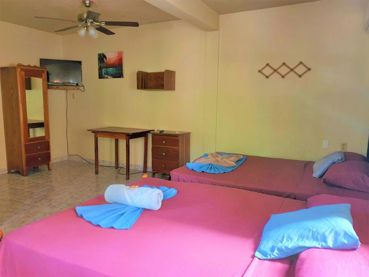 Aparthotel Popeyes Beach Condo, *
