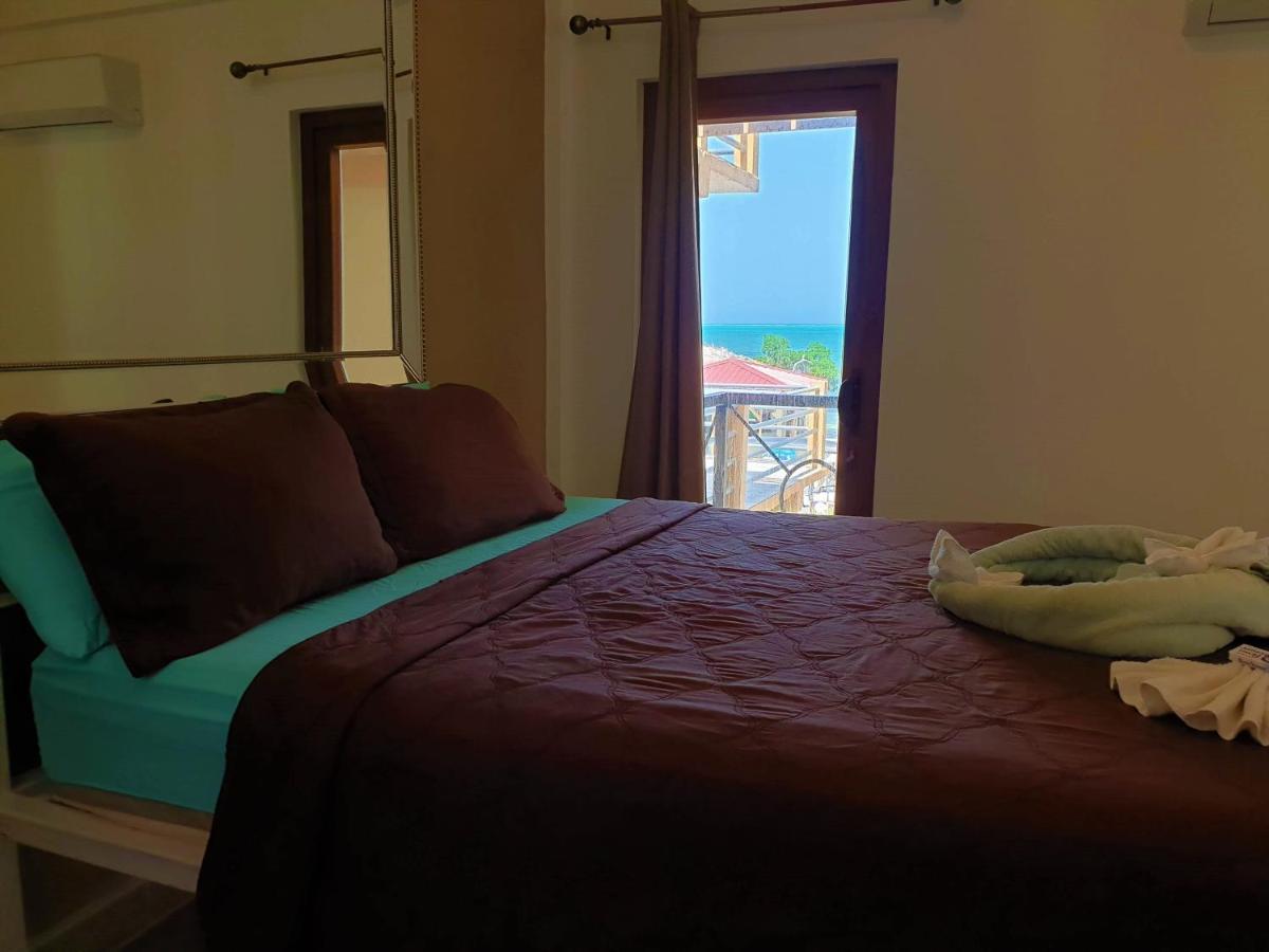 Popeyes Beach Condo, Aparthotel