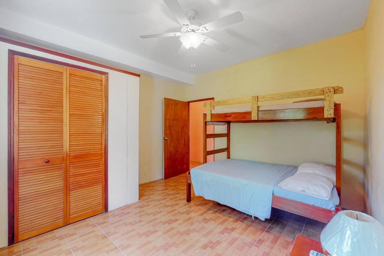 Apartment De Real Macaw Caye Caulker
