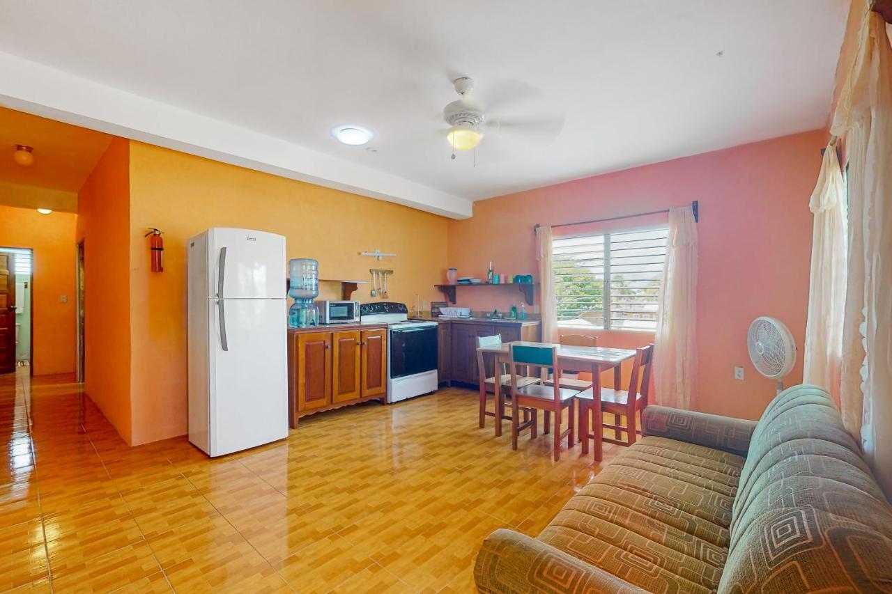 Apartment De Real Macaw