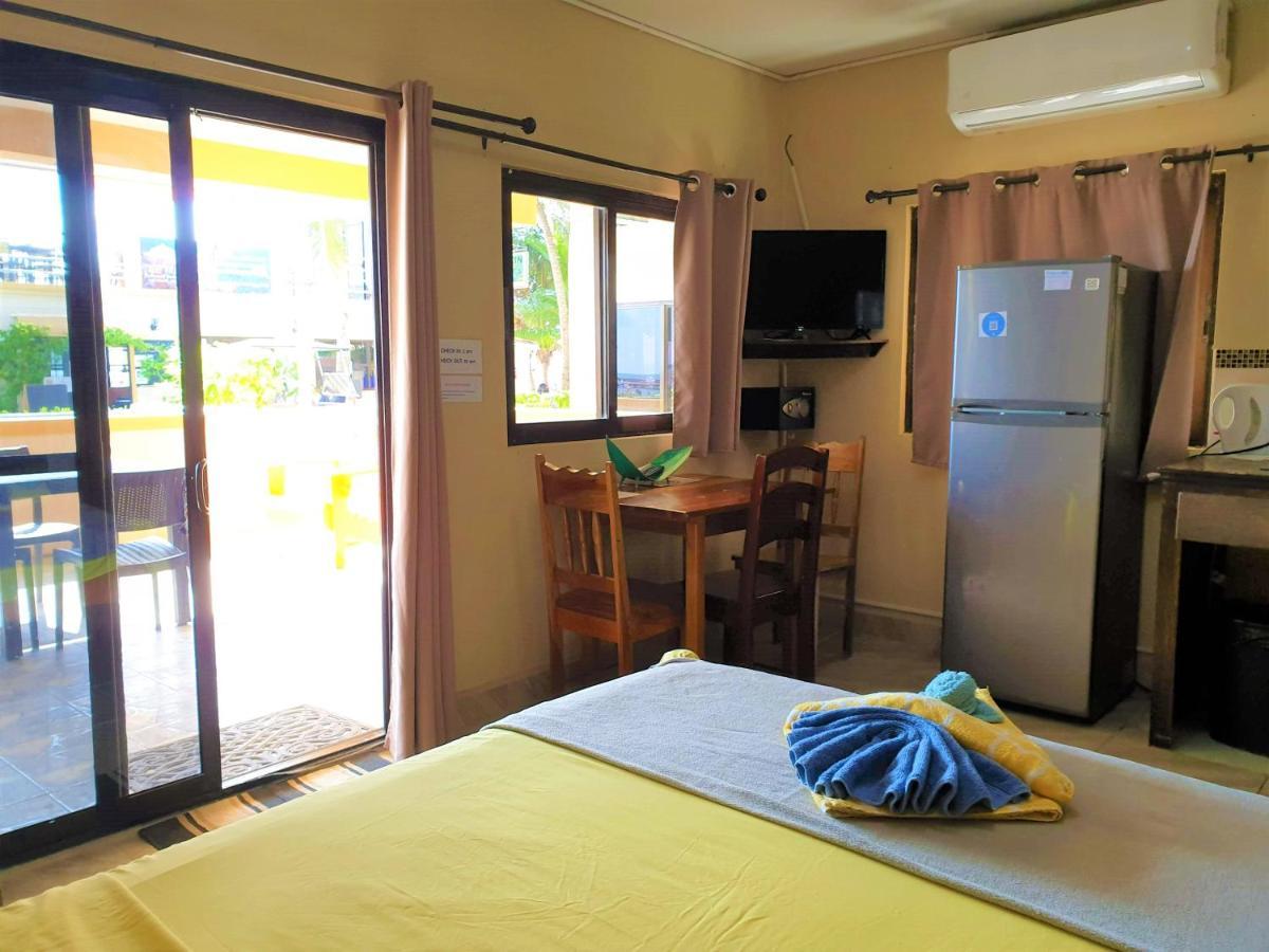 Aparthotel Popeyes Beach Condo, *