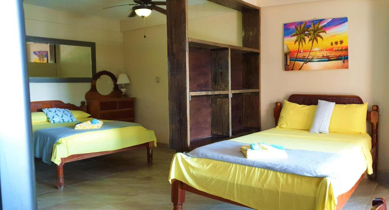 Aparthotel Popeyes Beach Condo, *