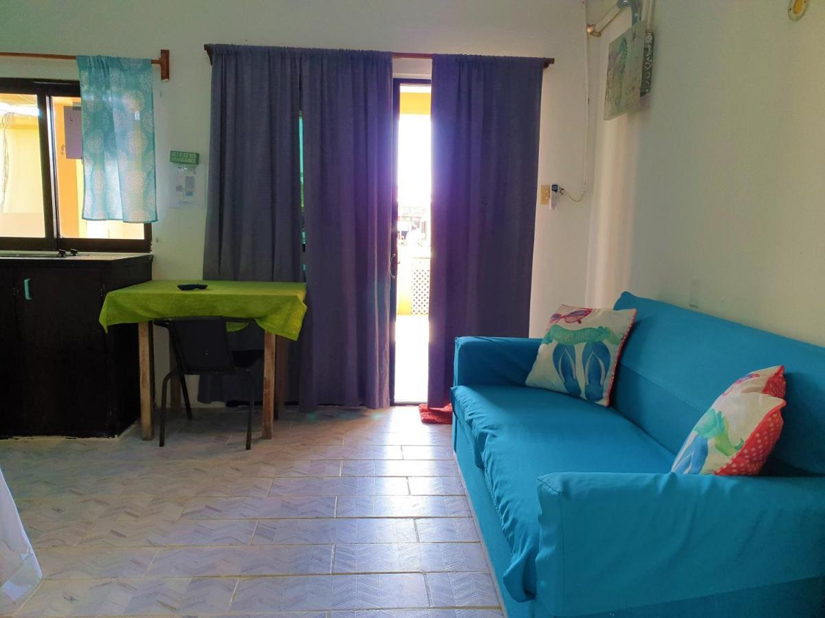Popeyes Beach Condo, *