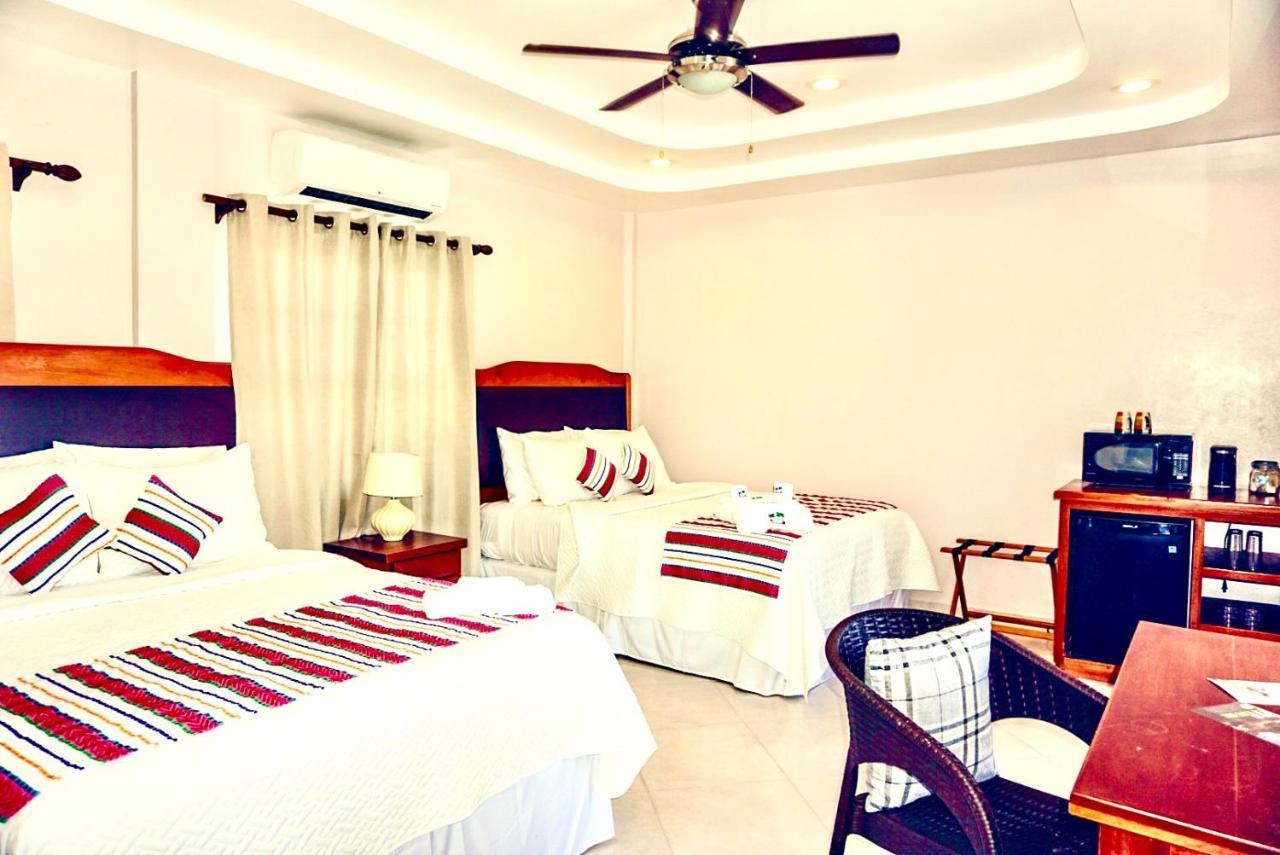 La Isla Hotel 3*