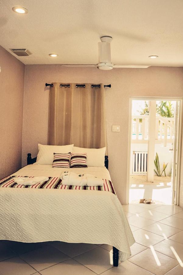 La Isla Hotel Caye Caulker
