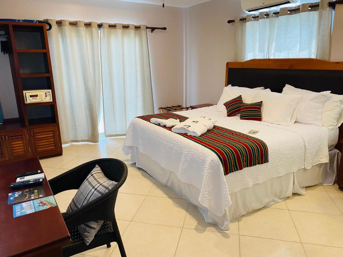 La Isla Hotel
