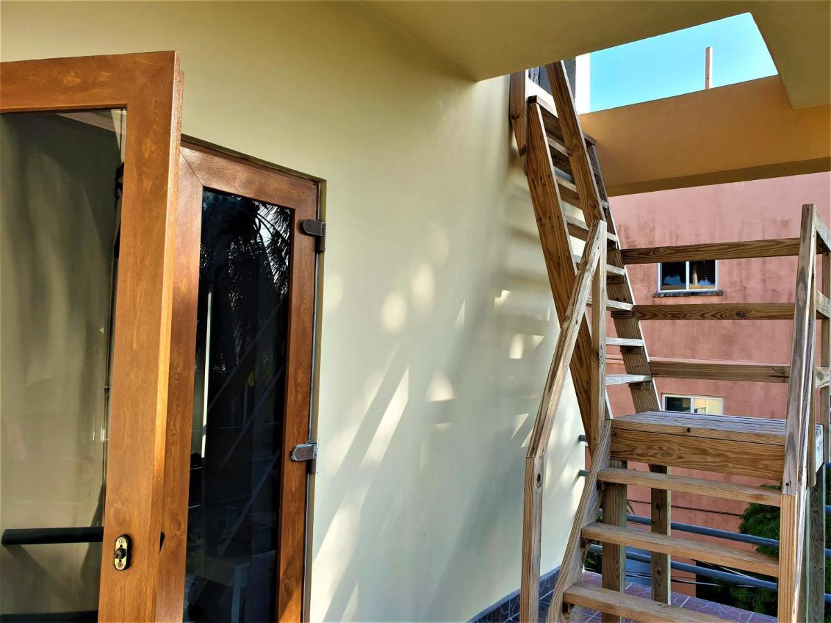 Popeyes Beach Condo, Caye Caulker