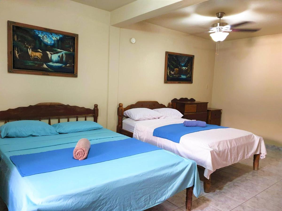 Popeyes Beach Condo, Aparthotel
