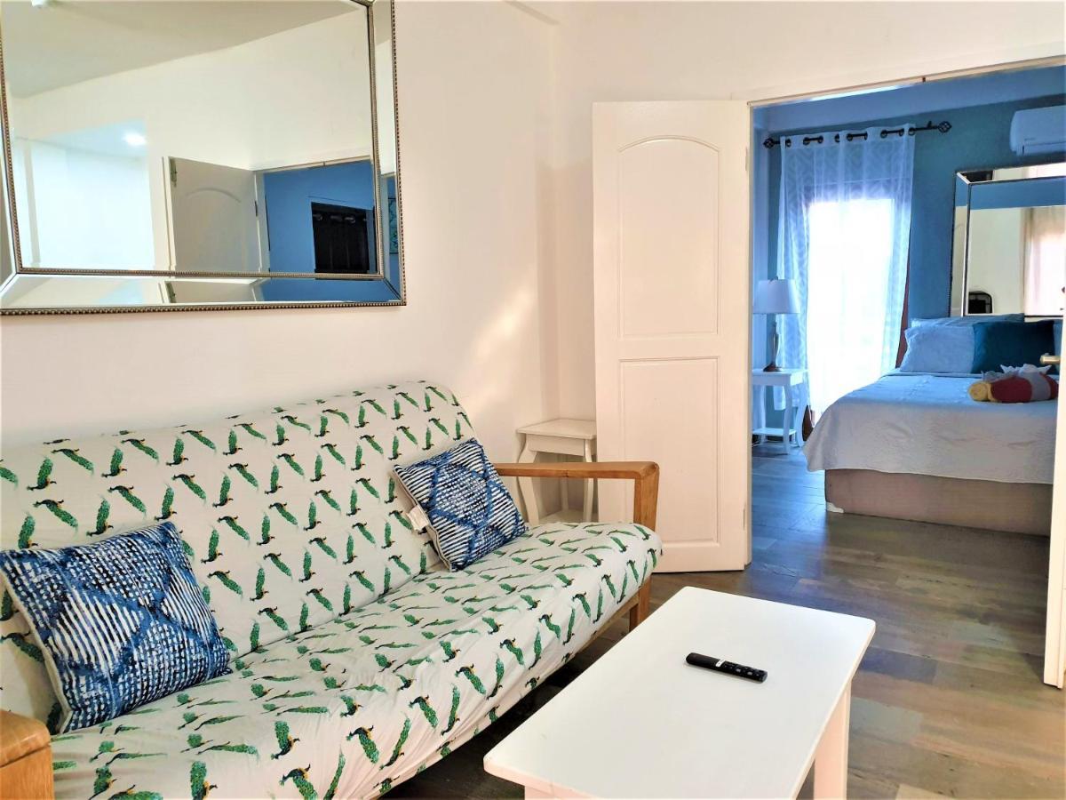 Popeyes Beach Condo, Aparthotel