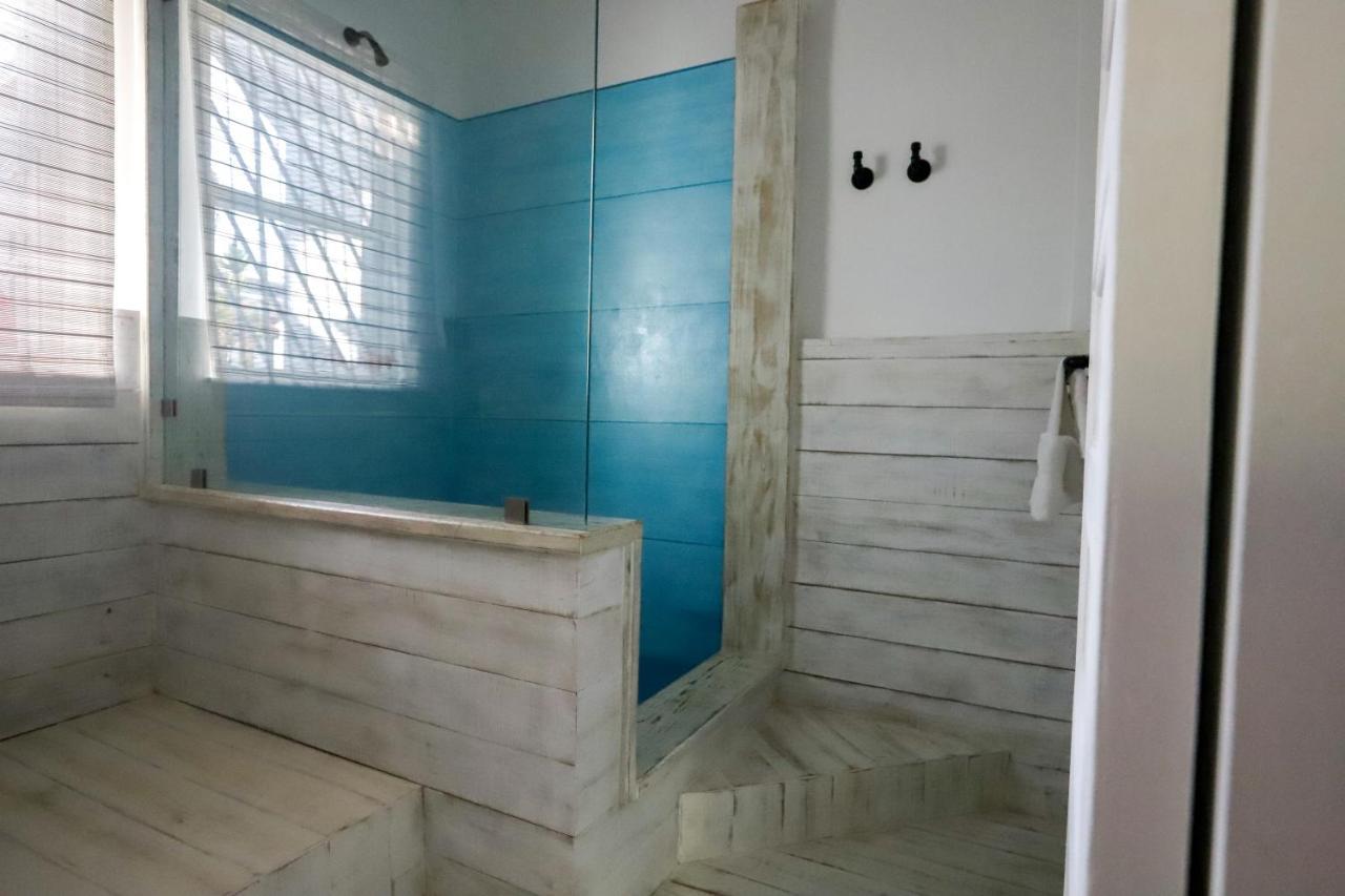 Hotel Treetops Caye Caulker