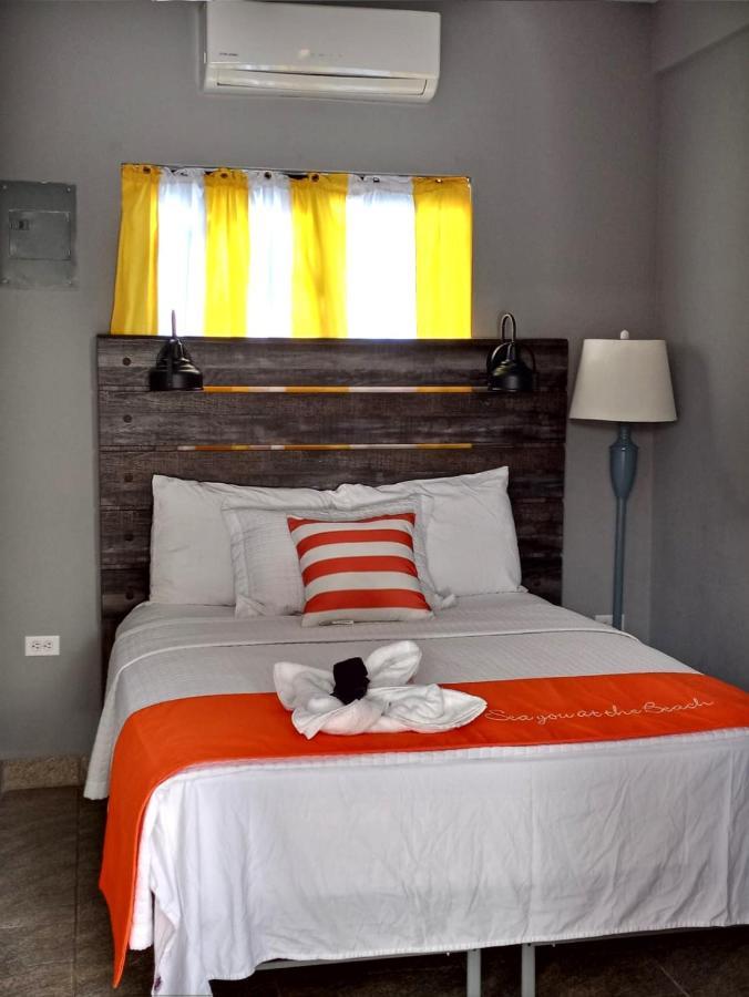 Aparthotel Popeyes Beach Condo, *