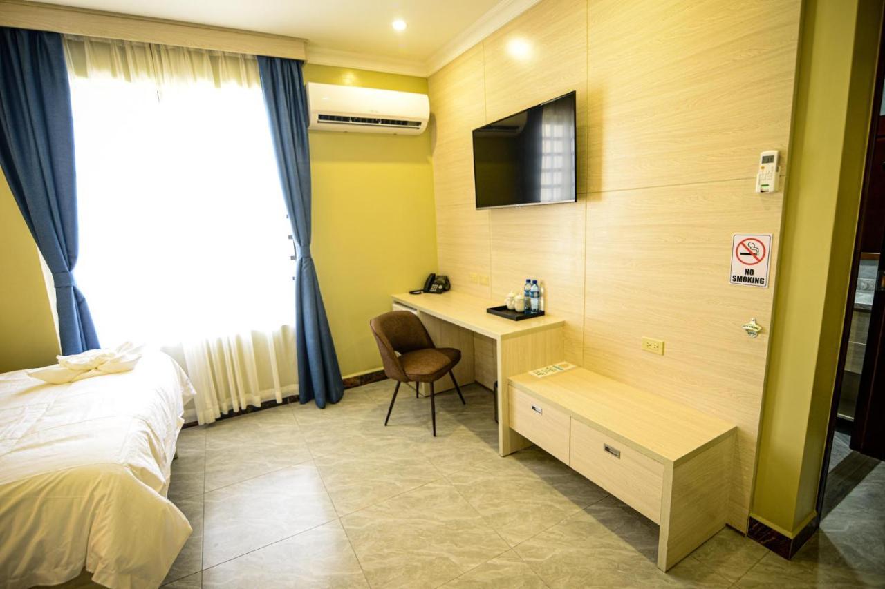The Caye Hotel *