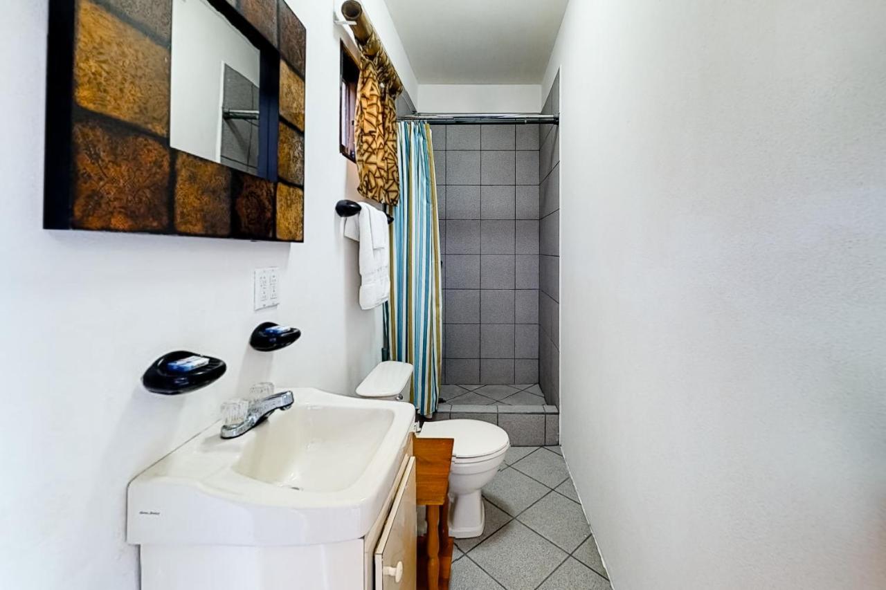 Otoch Mayan Falls Gold Standard And Corridor Certified Motel Caye Caulker