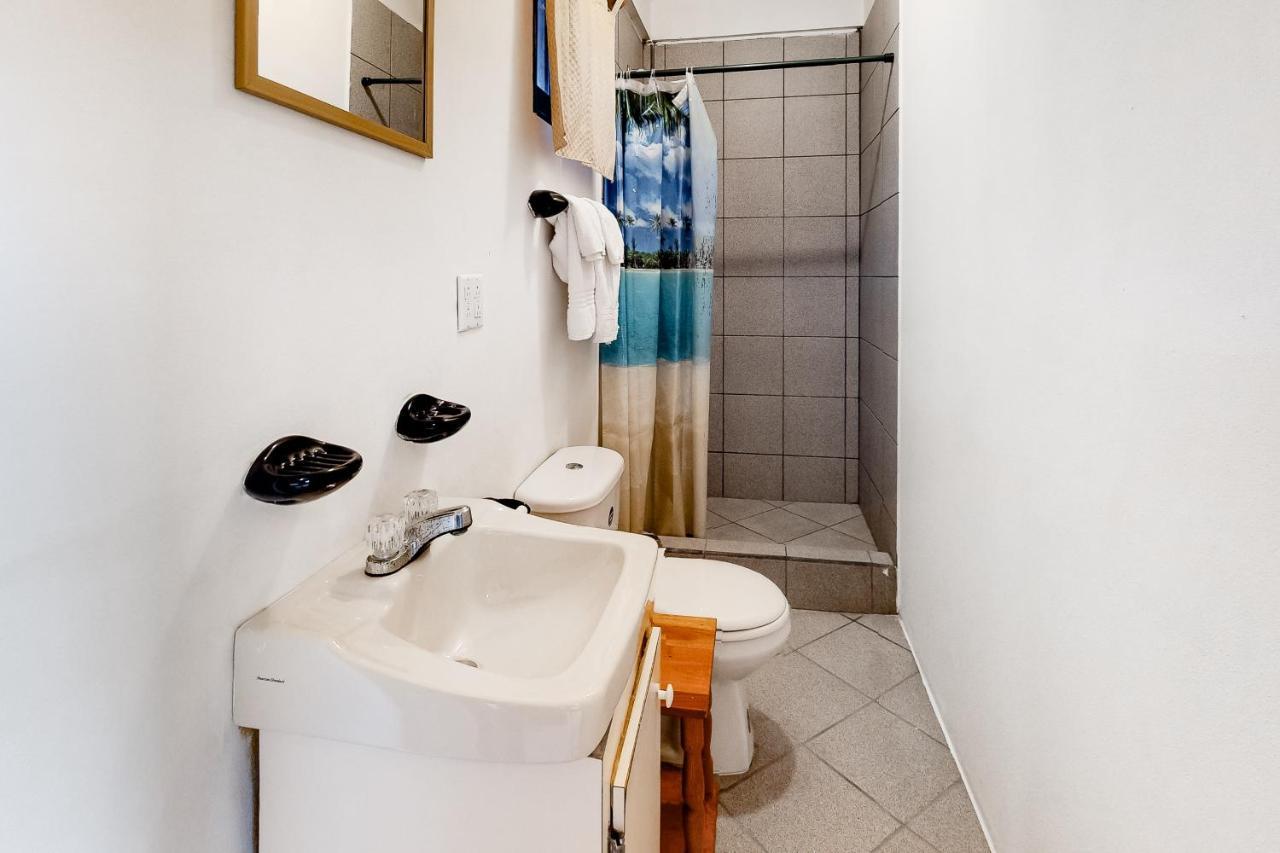 Otoch Mayan Falls Gold Standard And Corridor Certified Motel Caye Caulker