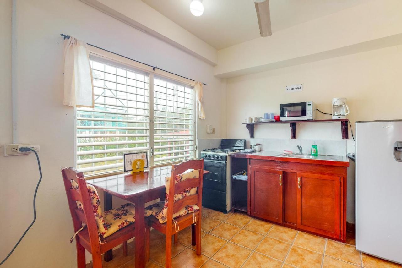 Island Gold Standard Certified Apartment Caye Caulker