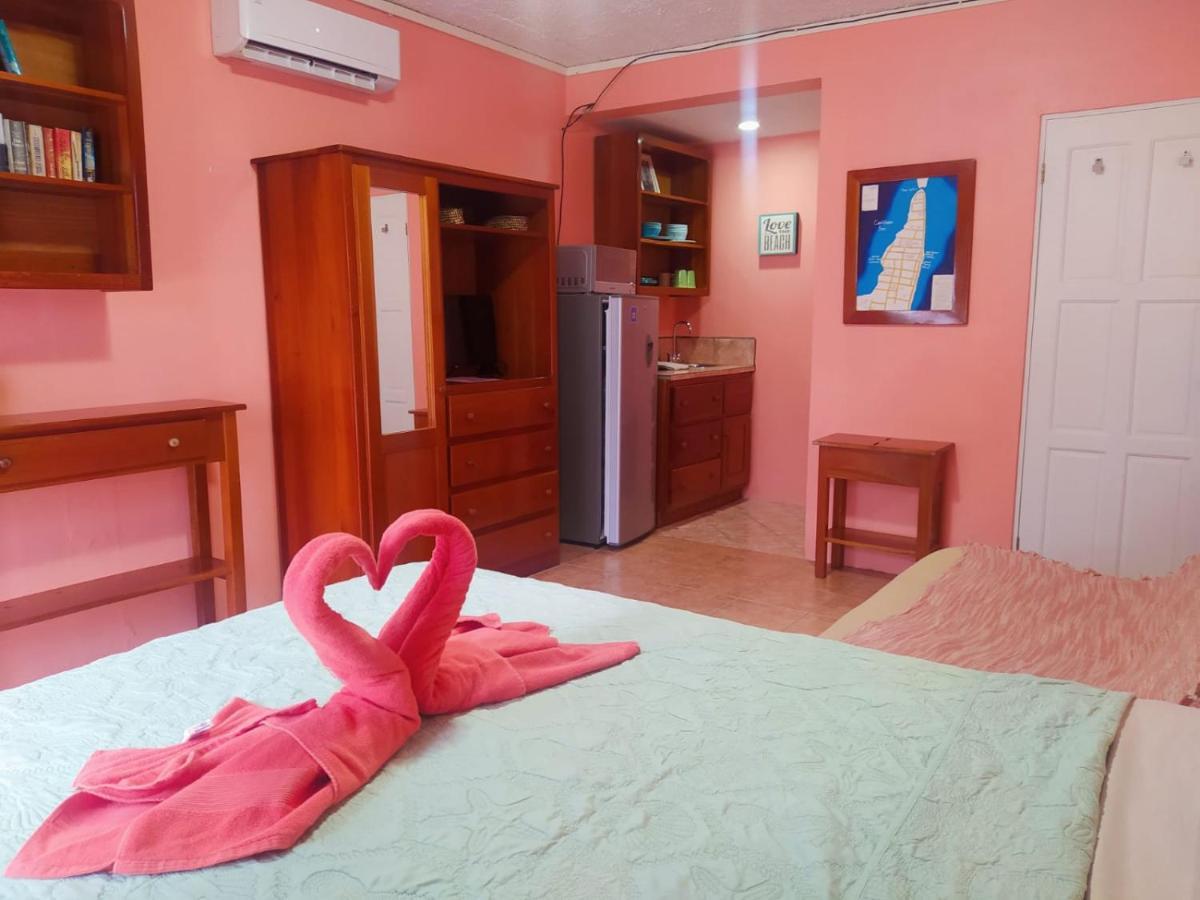 Aparthotel Popeyes Beach Condo, *