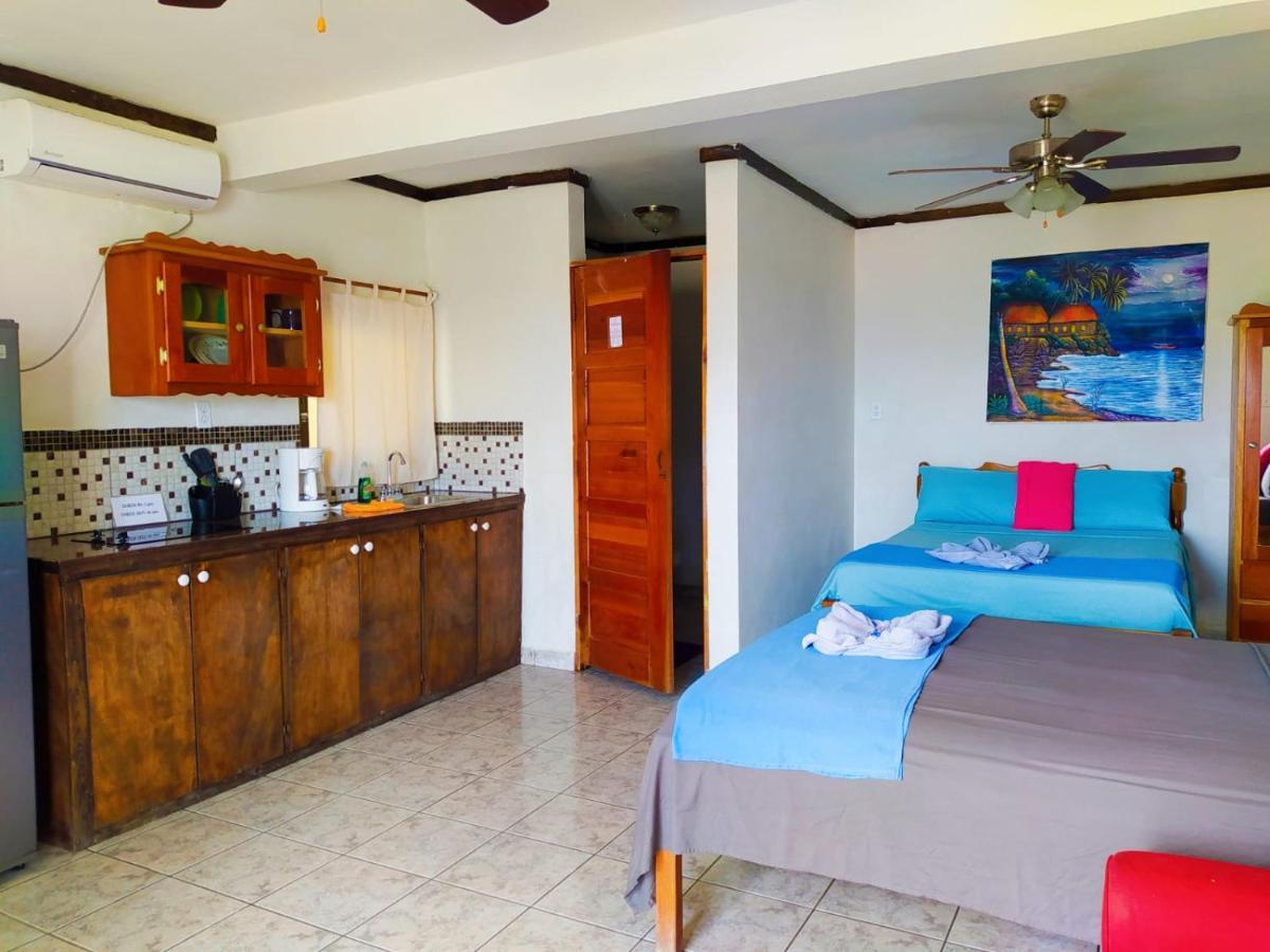 Popeyes Beach Condo, * Caye Caulker