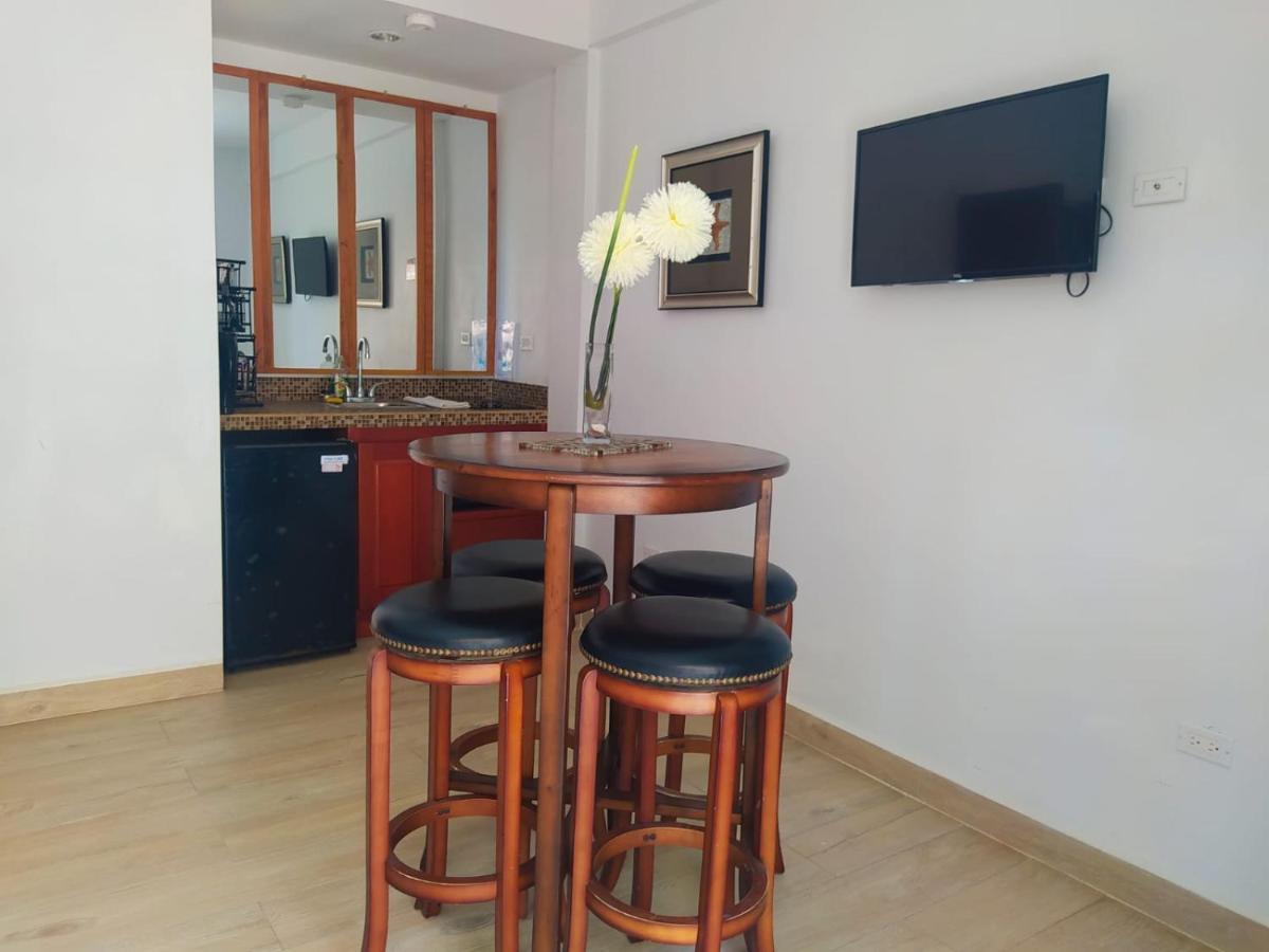 Aparthotel Popeyes Beach Condo,