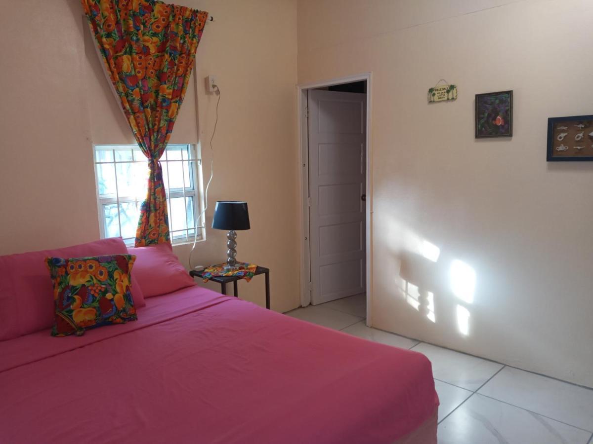 Barefoot Belize Hotel *
