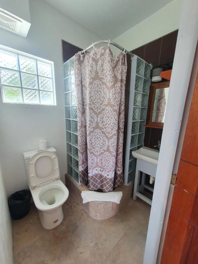 Rachel Land Apartment Caye Caulker