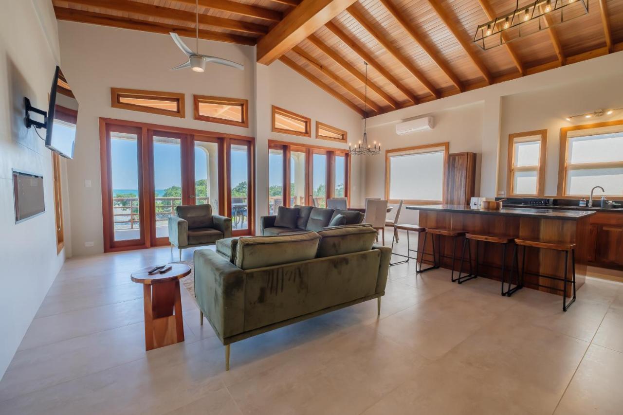 2 At Island Pearl Gold Standard Certified * Caye Caulker