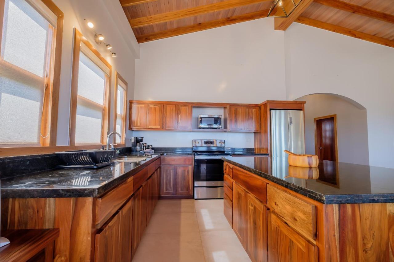 2 At Island Pearl Gold Standard Certified * Caye Caulker