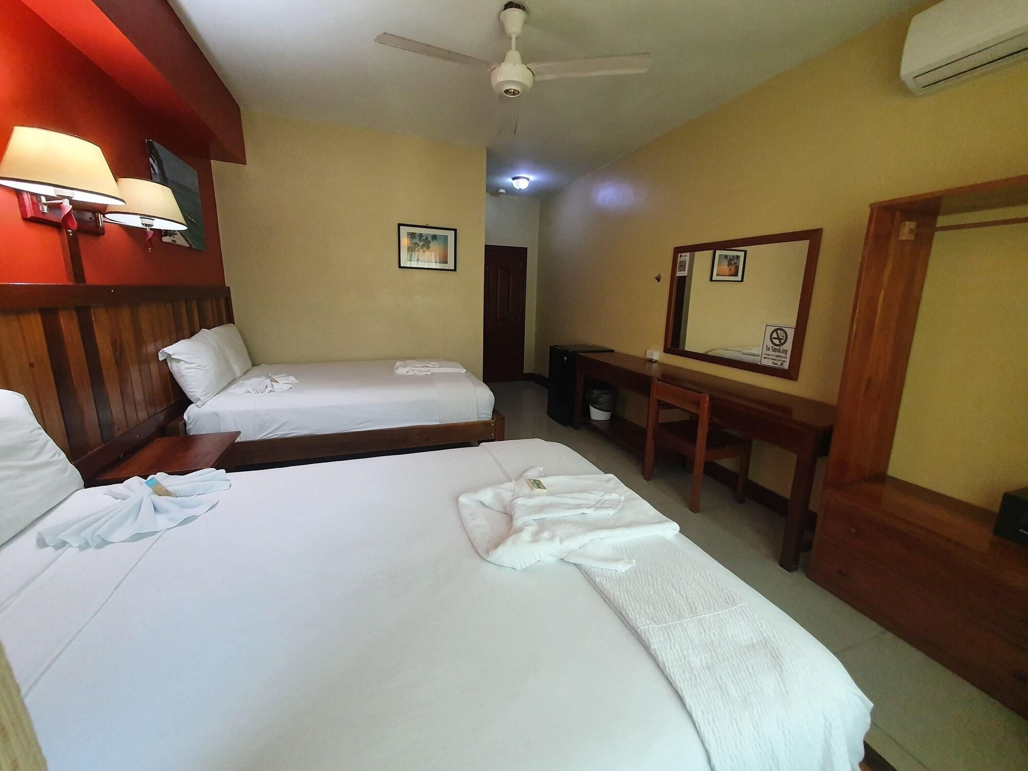 Hotel Plaza 3*