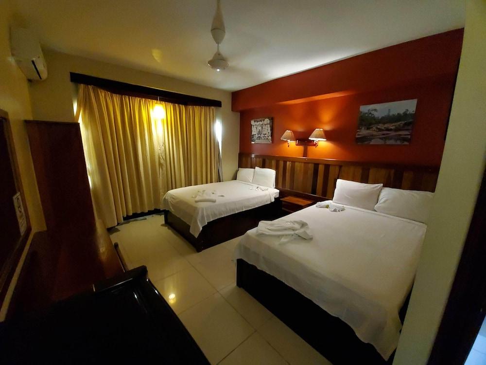 Plaza Hotel Caye Caulker