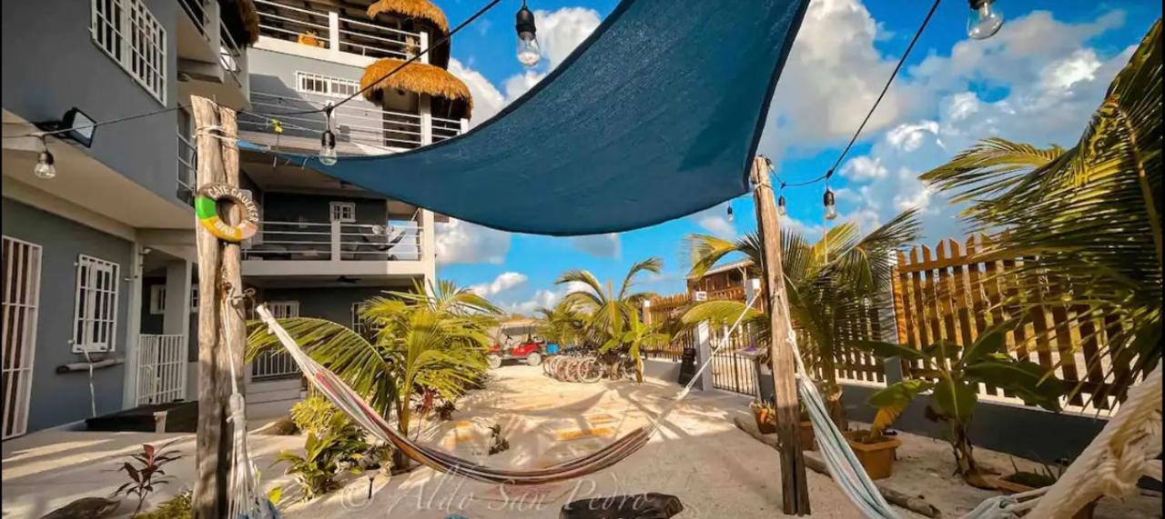 Costa Nube Caye Caulker