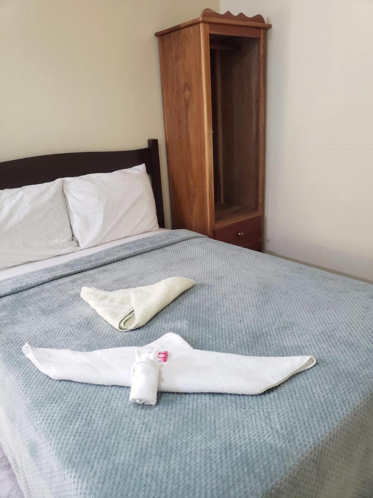 Side By Ccvh Aparthotel Caye Caulker