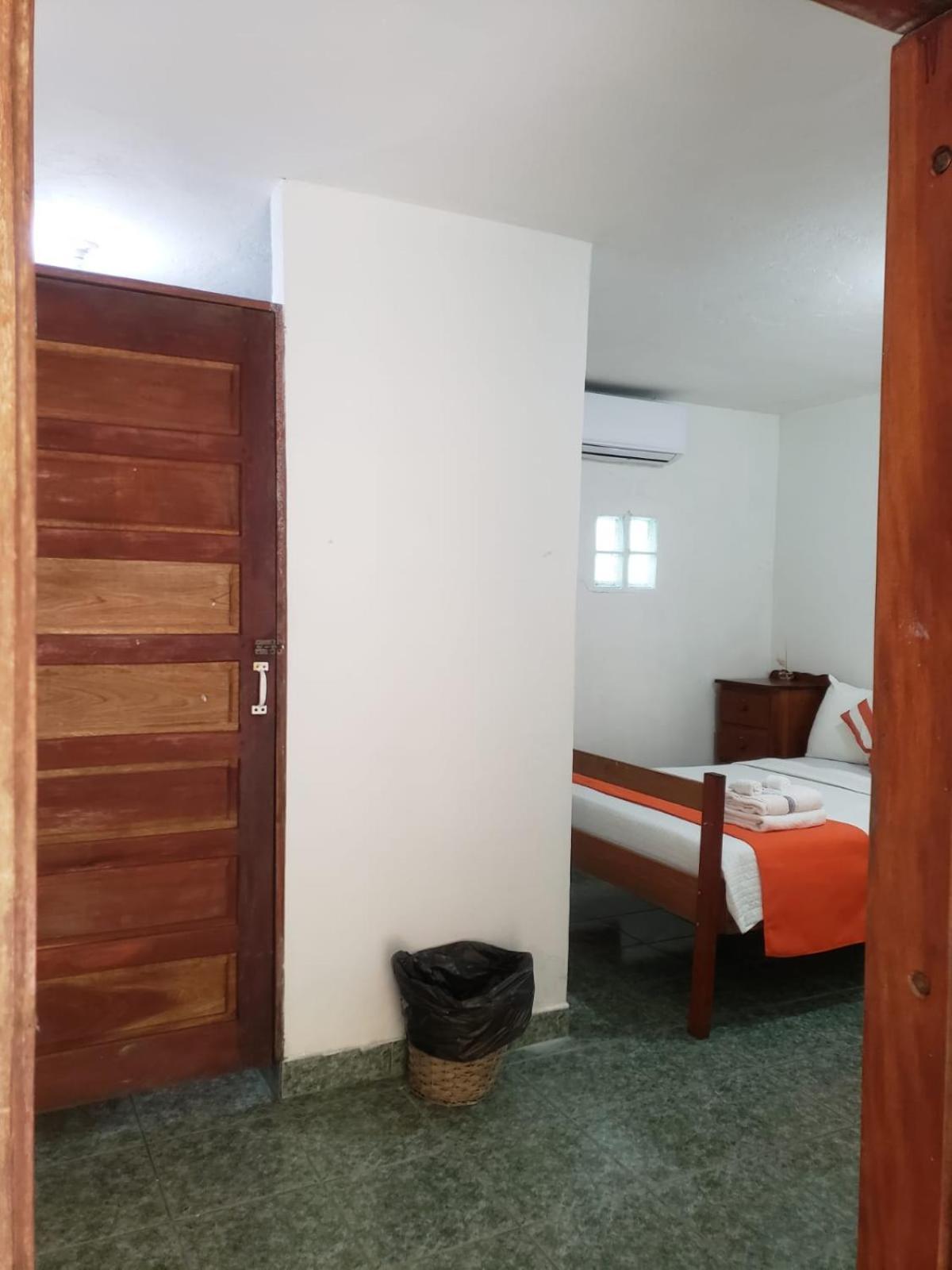 Club Budget At Popeyes * Caye Caulker
