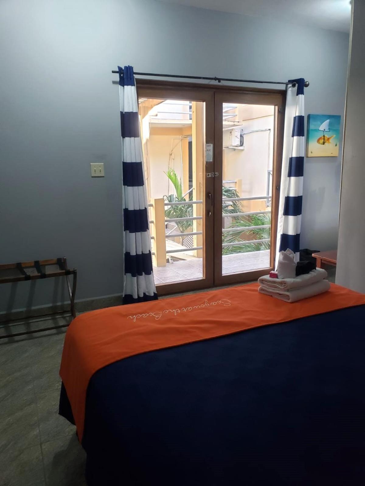 Aparthotel Club Budget At Popeyes Caye Caulker