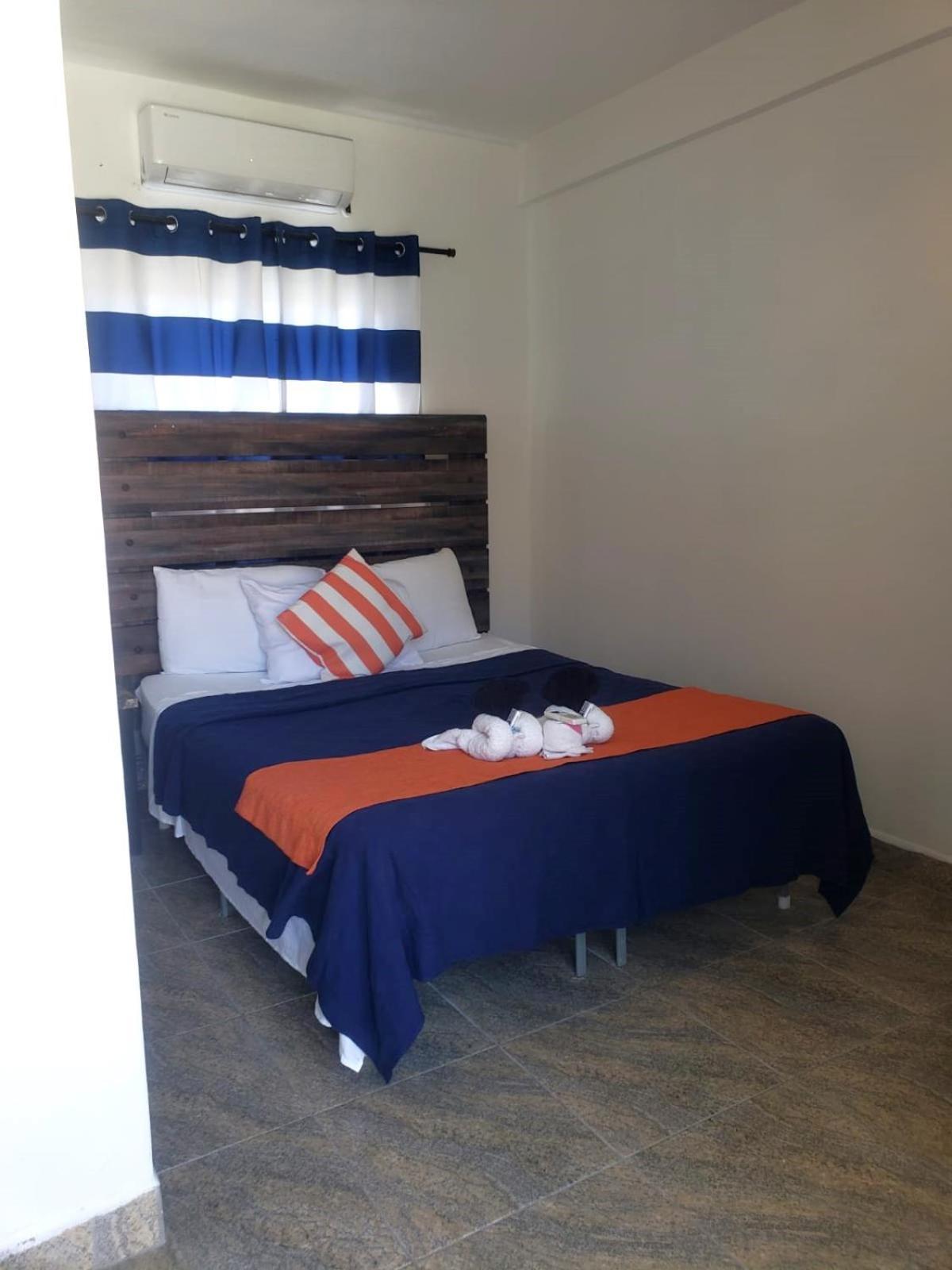 Club Budget At Popeyes Caye Caulker