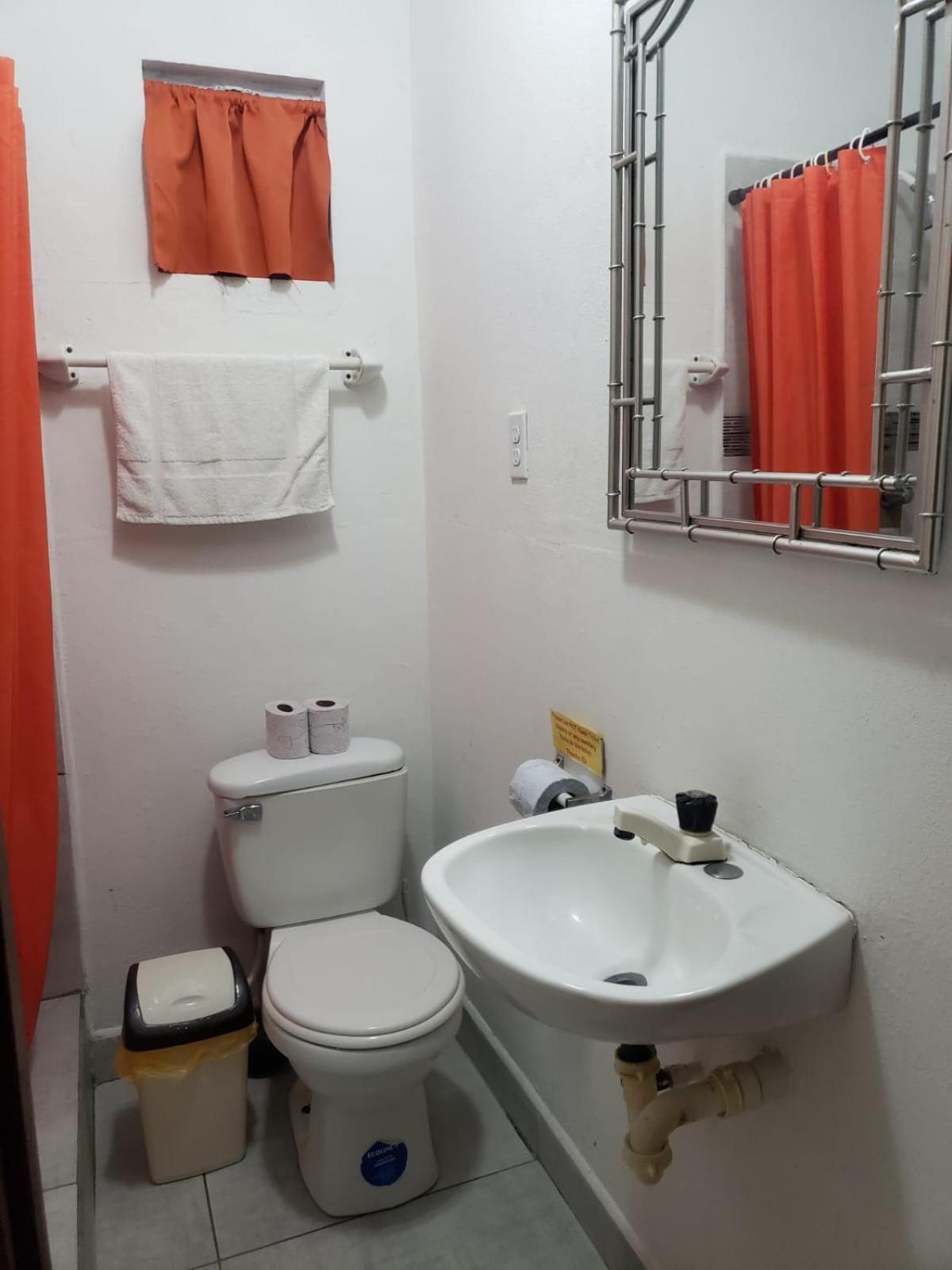 Aparthotel Club Budget At Popeyes Caye Caulker