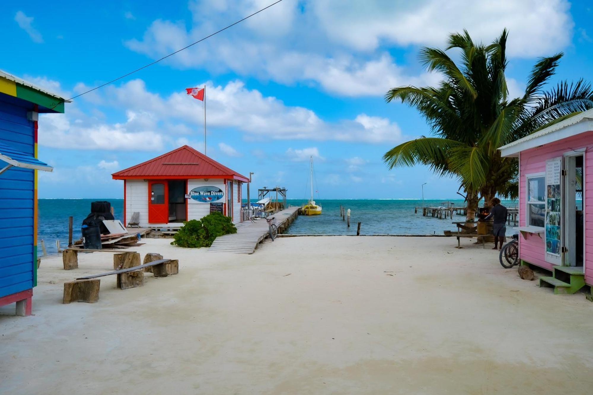 Beachfront Island Pearl Gold Standard Certified * Cayo Caulker