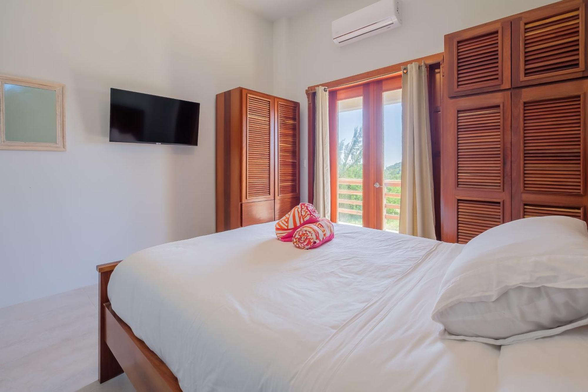 Villa Beachfront Island Pearl Gold Standard Certified