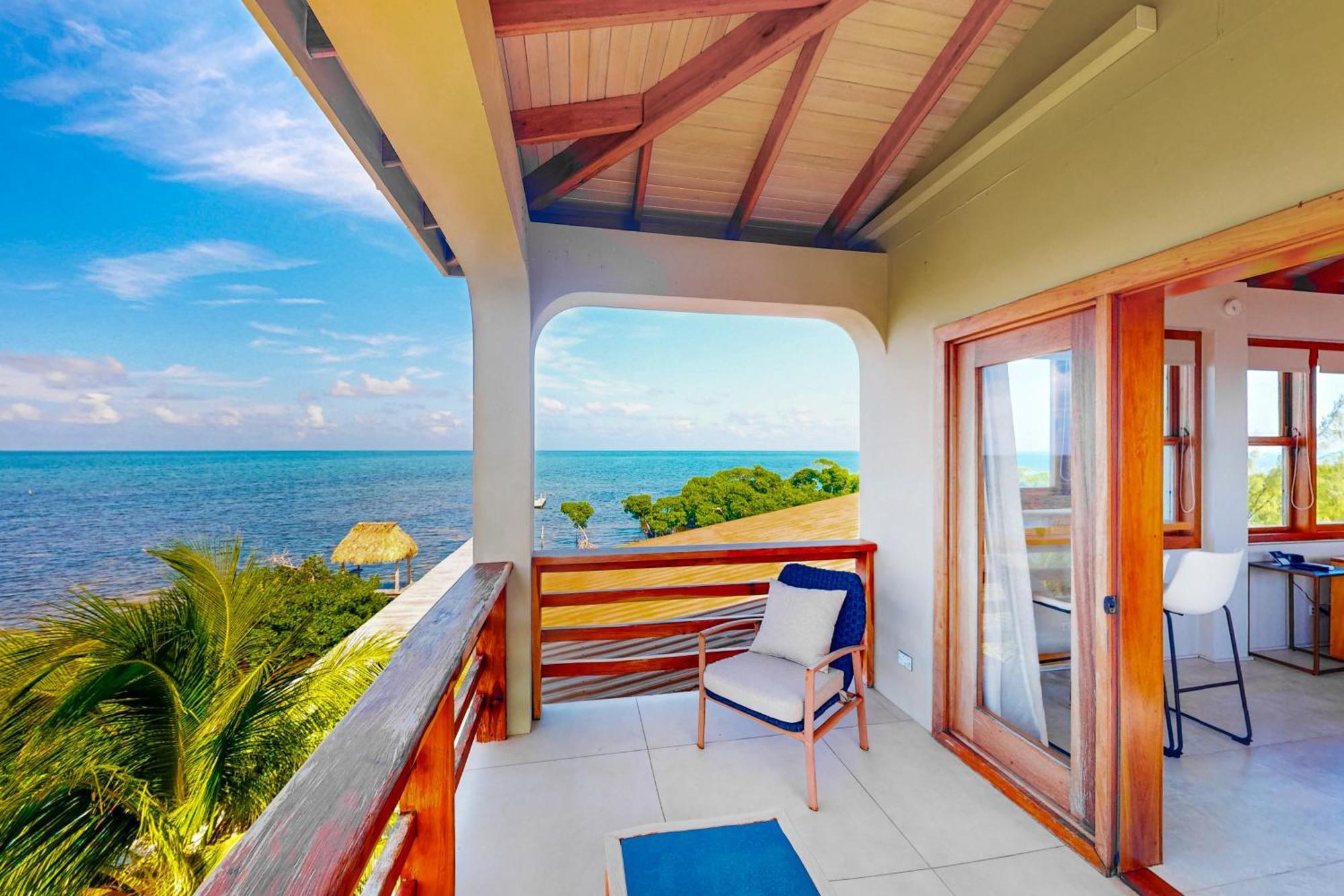 Beachfront Island Pearl Gold Standard Certified *