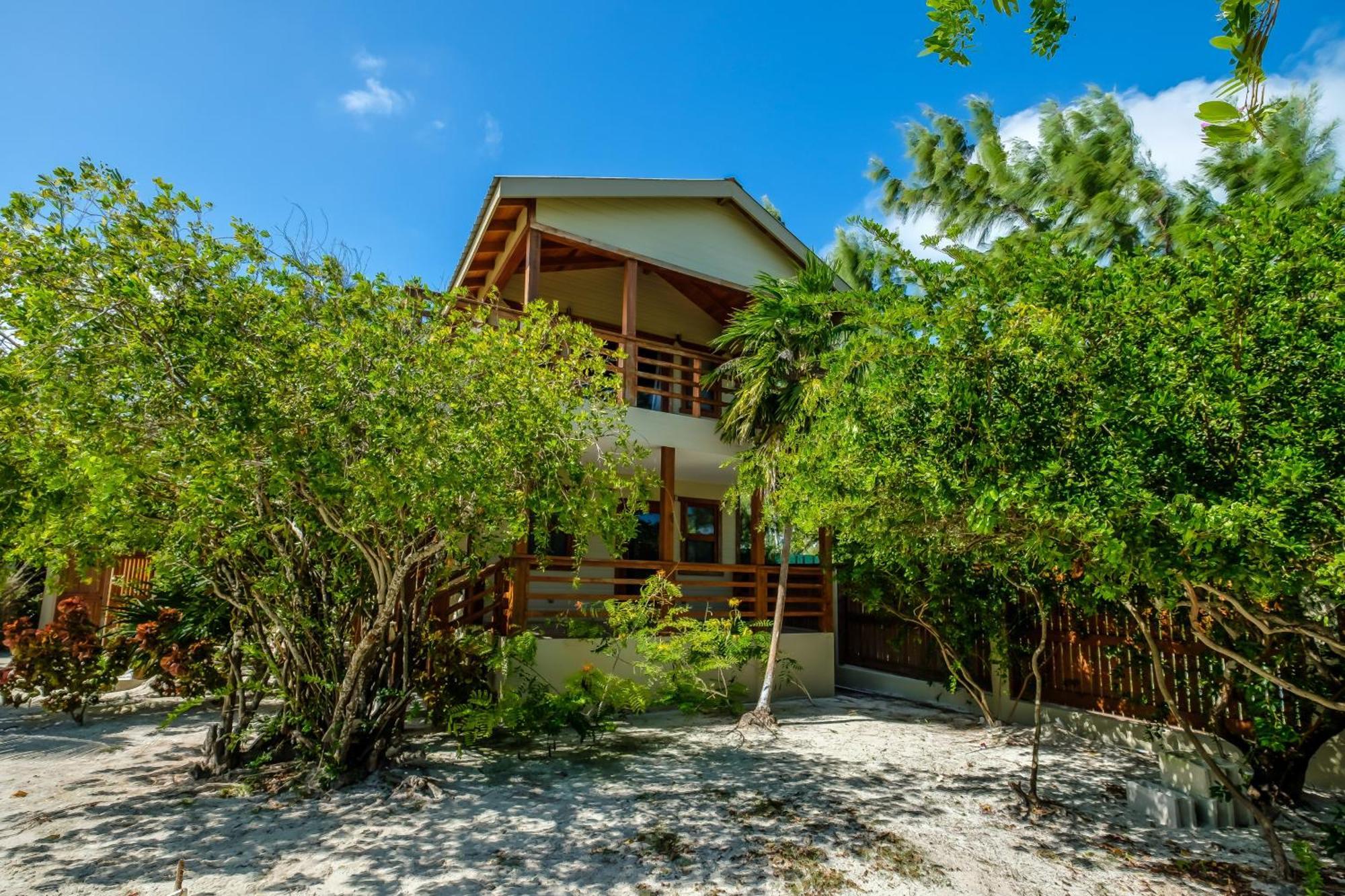 Beachfront Island Pearl Gold Standard Certified Villa *